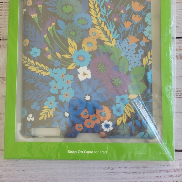 VERA BRADLEY Midnight Blues Floral Snap On Case For iPad 2 & 3 One Size - Picture 5 of 11